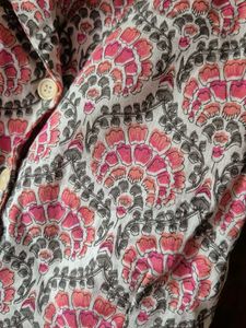 Floral Print Sleeveless Button-Up