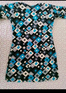 M Size Graphical Warm Top
