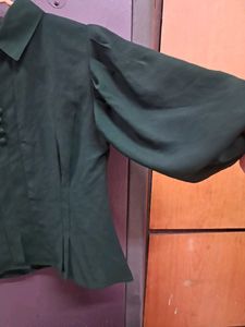 PRICE DROP///Dark Green Top