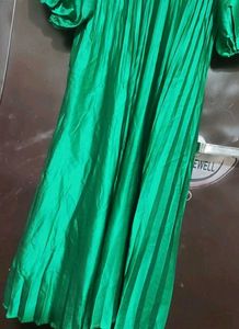 Green🟢 Partywear Silk Dress For 36 Bust