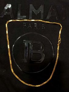 Stunning Imitation Gold Chain for Fashionistas.