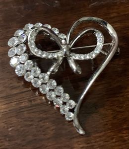 Sale‼️Heart Brooch
