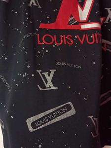 Louis Vuitton Tshirt 100% Orignal XL Size