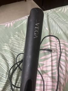 VEGA Adore Hair Straightener