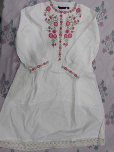Srishti Tunic With Embroidery