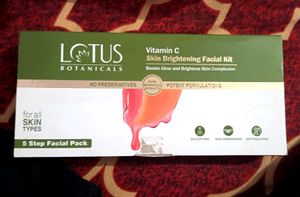 Lotus Botanicals Facial Kit 💚