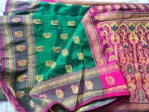 Gorgeous Banarasi Silk Saree (Traditional Touch)💜