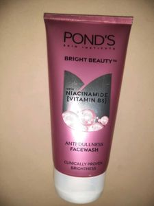Pond's Bright Beauty Facewash