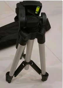 Metal Tripod