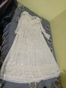 White Lucknowi Kurtis And Pant Set With Inner