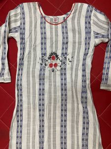 Combo of 5 Stylish Pre-Loved Kurtis – Great Deal!