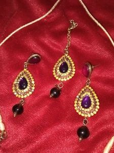 Necklace With Earing And Teeka