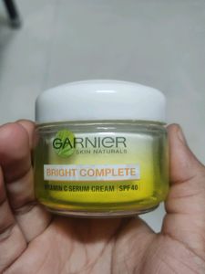 Free Delivry Garnier Face wash + Vitamin Bright