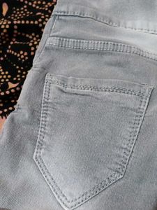 High-Waisted Denim Capris