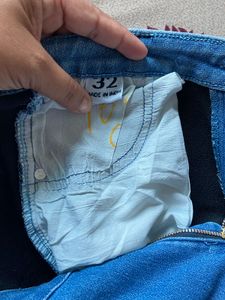 Stylish Blue Denim Jeans For ladies