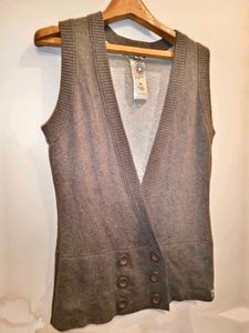 Size M/ L Stylish Women’s Sleeveless Knit Top