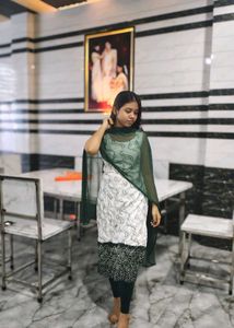 Long Sleevless Kurti With Ankle Length Laggies