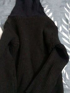 Turtleneck Sweaters - Black &amp; White