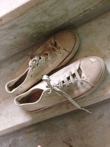Used Sports Shoes