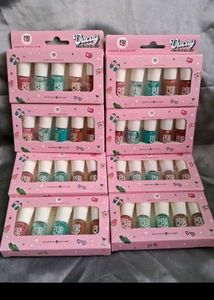 Myglamm POP Dreamin&#39; Nail Polish Set