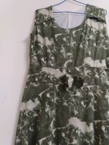 Green &amp; White Sleeveless Dress