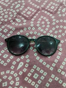 Stylish Black Round Frame Sunglasses
