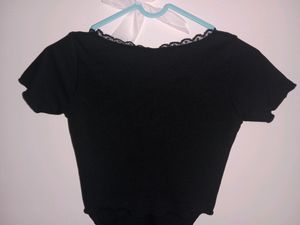 (New) Black Assymetrical Lace Top 🎀🖤