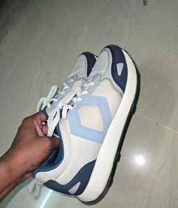 Zudio Stylish Sneakers
