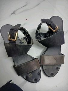 Stylish Black Heeled Sandals👡👡