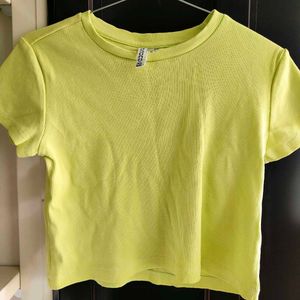 Yellow Ribbed Crop Tee – H&M Divided (Size S)