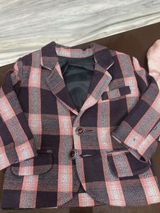 Boys Plaid Blazer.. new in condition totally
