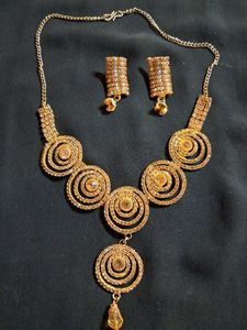 Gold Tone Necklace & Earring Set