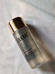 Lakme Hydra Essence