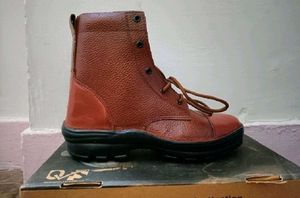 New Unused Leather Ankle Boots ( No.7)