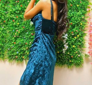 I want to sell this pretty dress