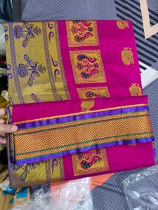 Women Magenta Saree