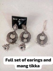 Beautiful And Traditional Earings For Ladies