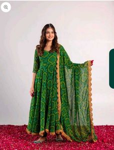 New Stayle Beautiful Women Gown Dress Important Pa