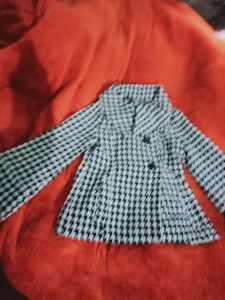 black and white Bell sleevs warm caot for ladies
