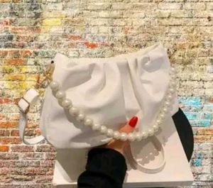 Cute Pearl Handbag🤍✨