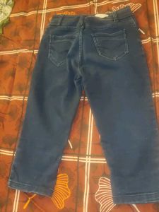 Dark Wash Capri Jeans