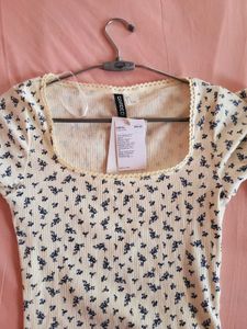 H&amp;M NEW Off White Floral Long Sleeve Top