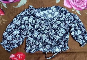 Floral Print Tie-Front detail Crop Top