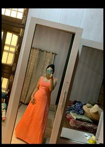Coral Dress with Flower Detail🌹🌻🌼