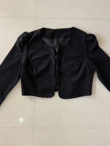Chic Black Cropped Jacket/ Blazer