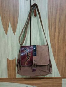 Imported Crossbody Bag with Lizard Design