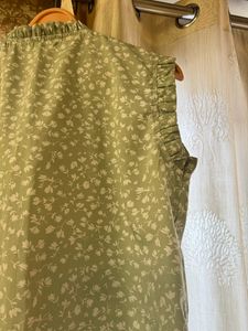 Zudio Brand New Floral Green Top
