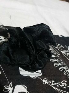 Black Floral Scrunchie &amp; Bandana Set