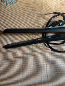woman hair straightener