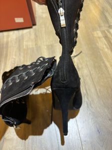 Black Lace-Up Toe Heels